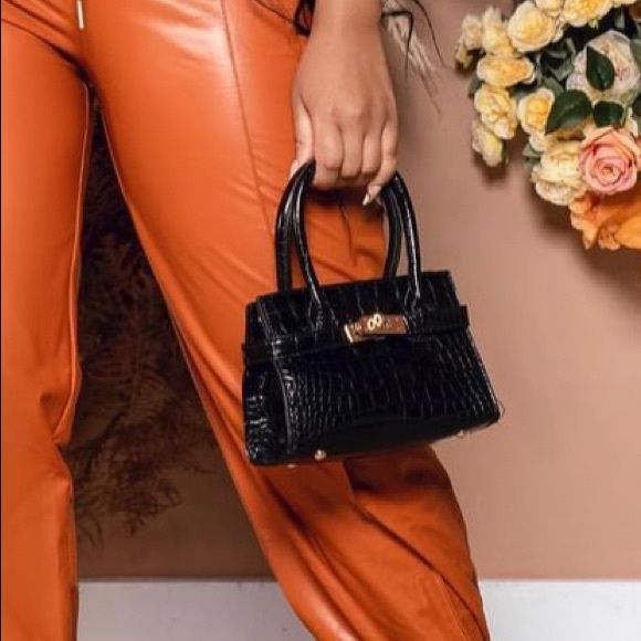Handbags - ⚠️ MUST GO! Double Handle Handbag- Black